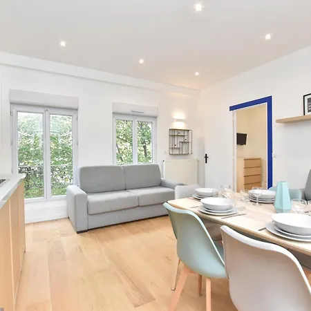 Magnifique Loft Place Saint Fargeau 아파트 *